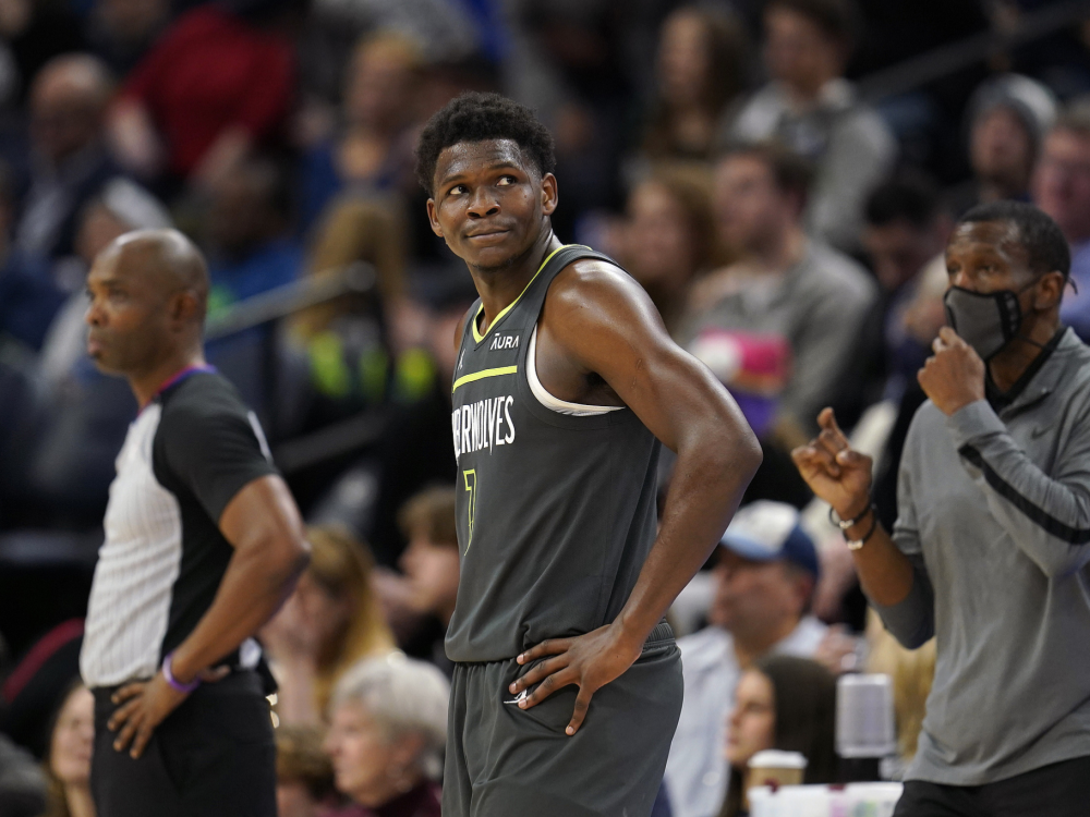 明尼苏达森林狼迎NBA总决赛关键赛，赛后调整名单，质疑声仍在，数据趋势出现新变化的简单介绍