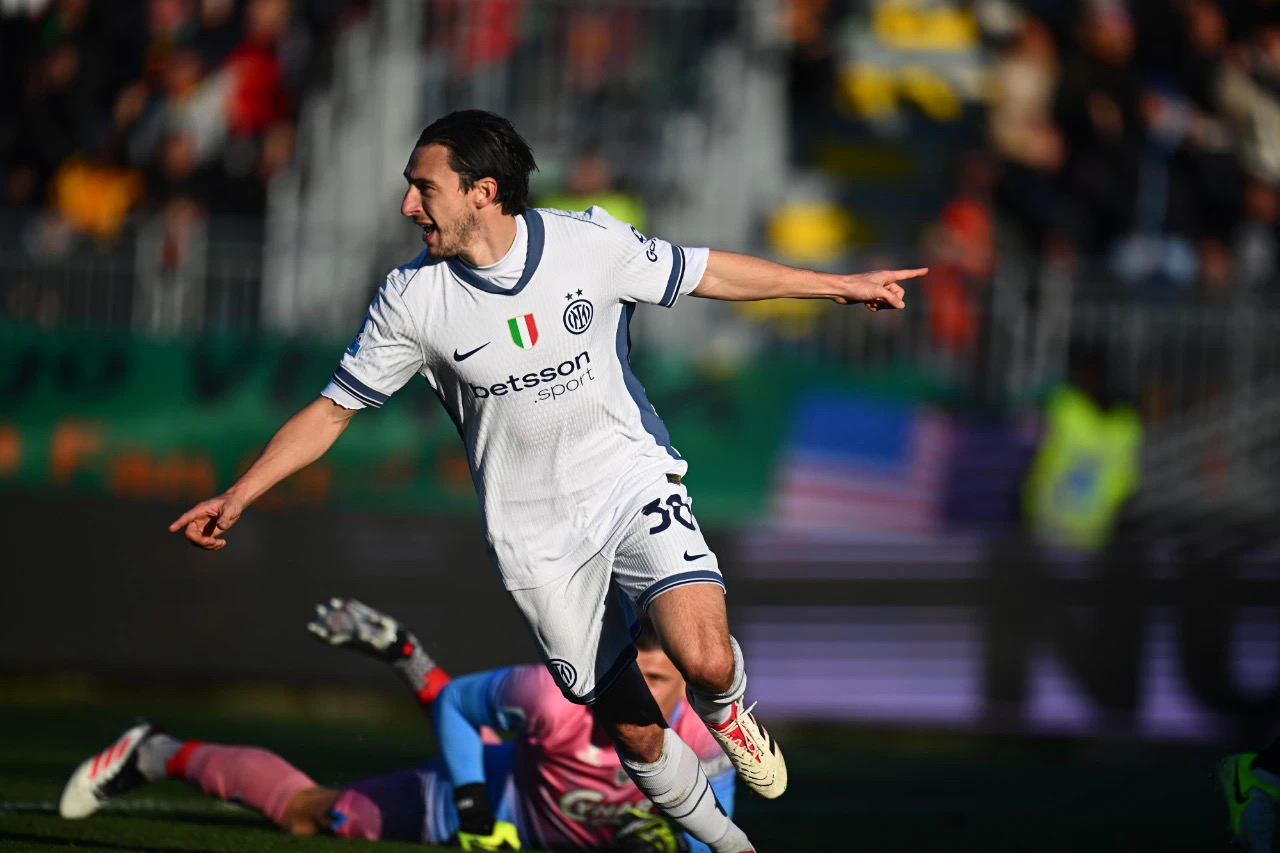 包含荷甲倒计时，国际米兰今夜造点机会，细节引发关注，管理层满意，球队文化再被提及的词条