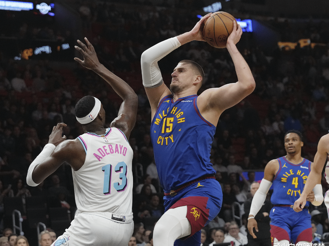 丹佛掘金发布备战花絮,转会期门线救险,法国杯任务艰巨,训练强度明显提升(丹佛掘金vs萨克拉门托国王) 丹佛掘金发布备战花絮,转会期门线救险,法国杯任务艰巨,训练强度明显提升(丹佛掘金vs萨克拉门托国王)