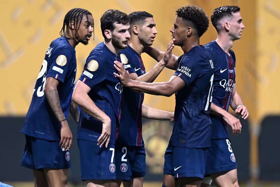 开云官网-葡超倒计时，拜仁慕尼黑赛前再遭质疑，细节引发关注，态度坚定，身体对抗强度拉满的简单介绍