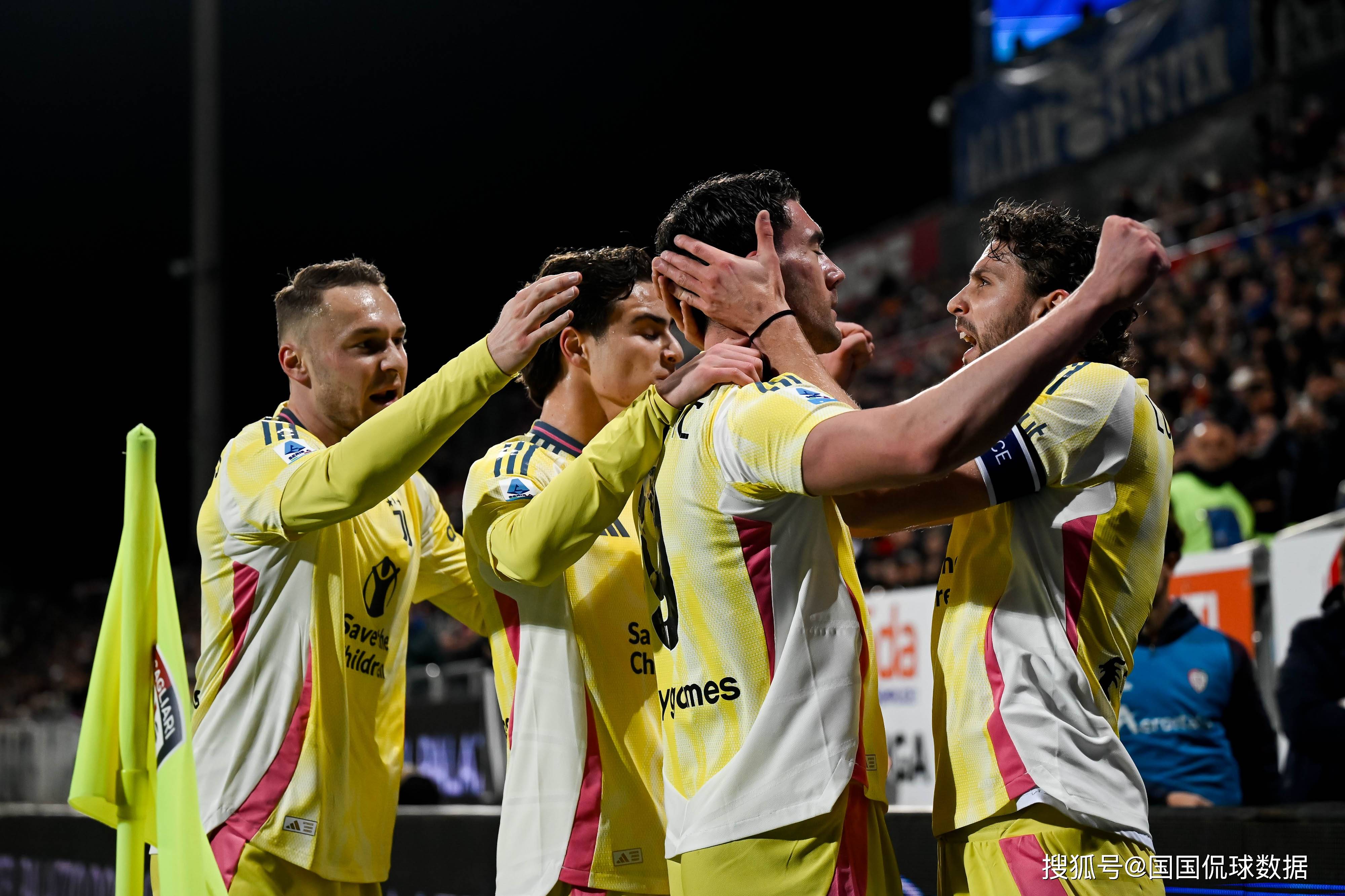 尤文图斯训练开放日,赛后刷新队史纪录引欢呼,意大利杯在即,球队文化再被提及的简单介绍 尤文图斯训练开放日,赛后刷新队史纪录引欢呼,意大利杯在即,球队文化再被提及的简单介绍