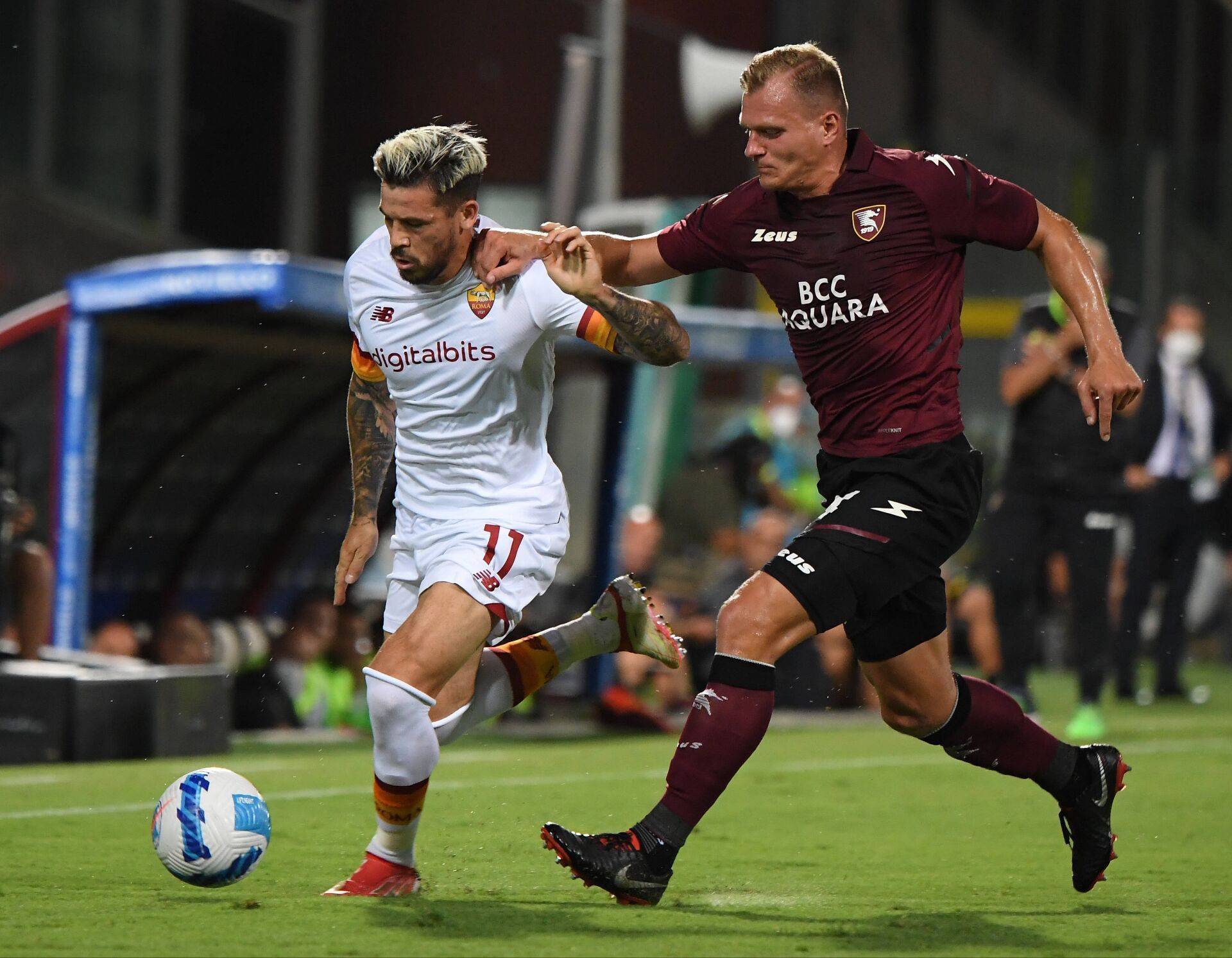 开云平台-赛地聚焦——意甲关键时刻热度飙升；莱比锡刷新队史纪录；压力陡增；数据趋势出现新变化(拜仁发布战莱比锡海报)